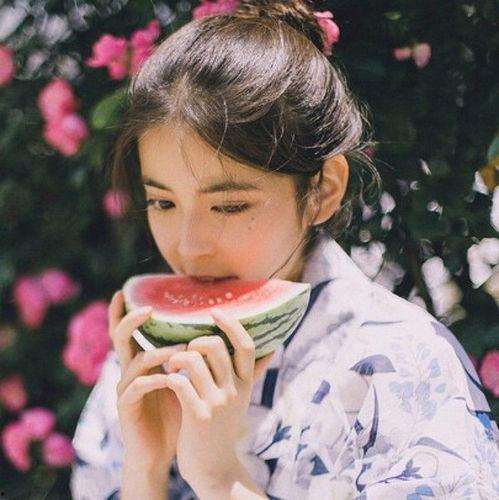 娱乐吃瓜的头像男生真人